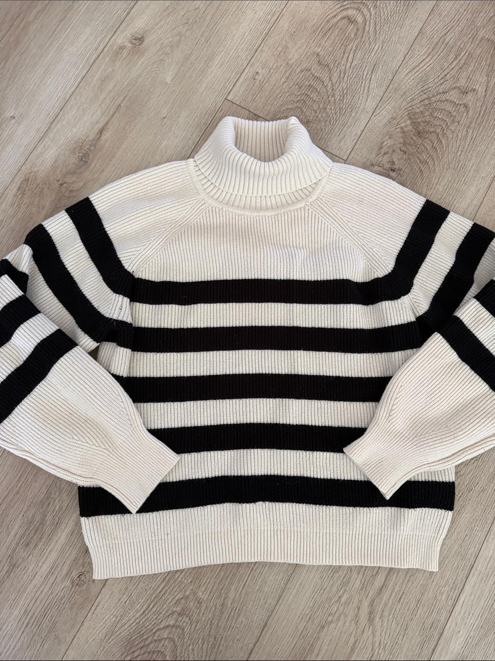 Zara Cream & Black Striped Rib Knit Turtleneck Sweater Girls size 11/12